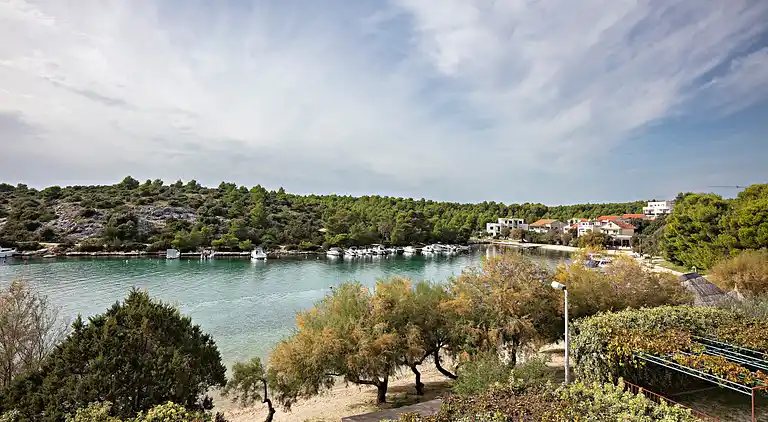 Two bedroom apartment near beach Grebaštica, Šibenik