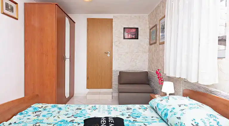 Two bedroom apartment near beach Grebaštica, Šibenik