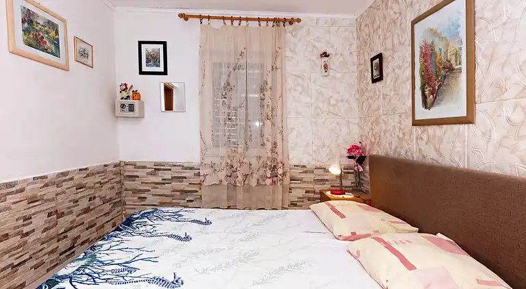 Two bedroom apartment near beach Grebaštica, Šibenik