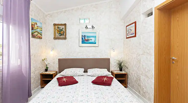 Two bedroom apartment near beach Grebaštica, Šibenik