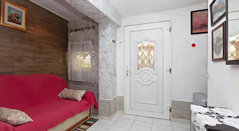 Two bedroom apartment near beach Grebaštica, Šibenik