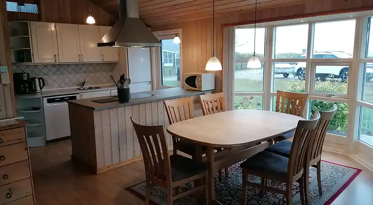 Hyggeligt sommerhus tæt på strand og skov