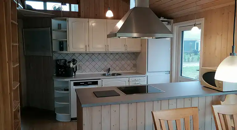 Hyggeligt sommerhus tæt på strand og skov