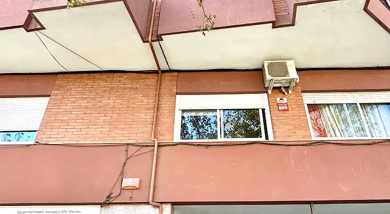 Große Wohnung in einer sehr ruhigen Gegend und gut verbunden