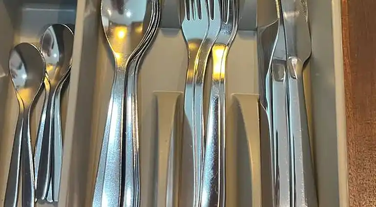 6-37 - Condo 2 chambres avec balcon et piscine partagée