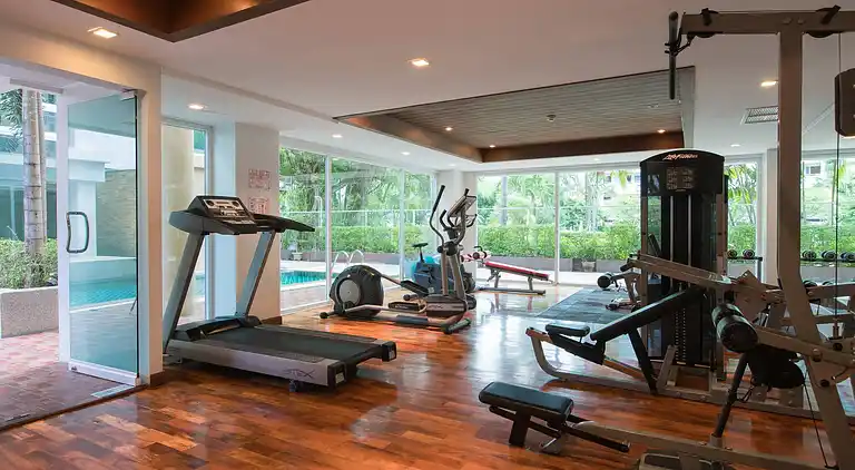 6-37 - Condo 2 chambres avec balcon et piscine partagée