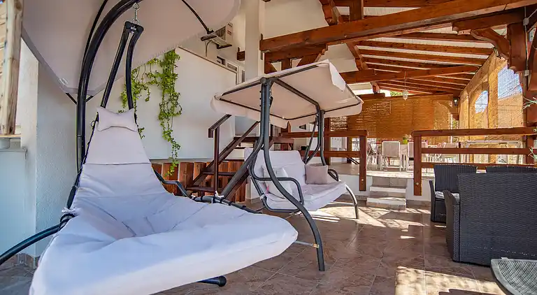 3-Zimmer-Ferienwohnung am Strand Sumpetar, Omis (A-2808-c)