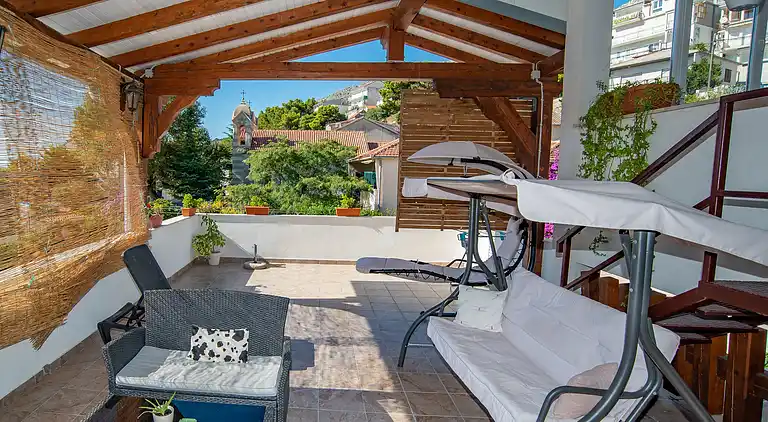 3-Zimmer-Ferienwohnung am Strand Sumpetar, Omis (A-2808-c)