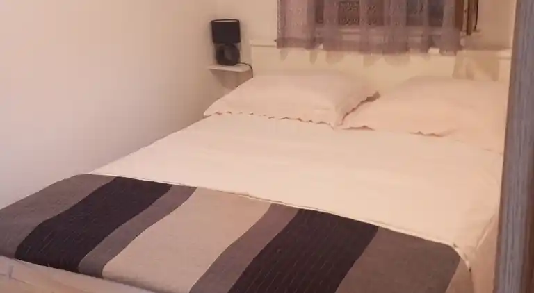 One bedroom apartment near beach Neviđane, Pašman