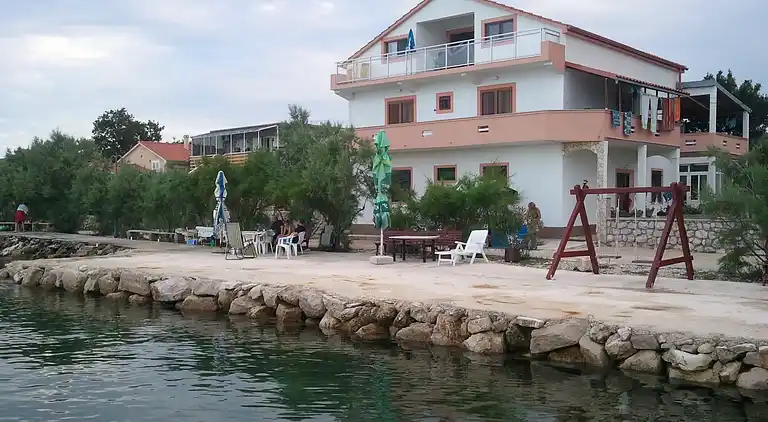 One bedroom apartment near beach Neviđane, Pašman