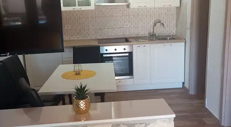 One bedroom apartment near beach Neviđane, Pašman