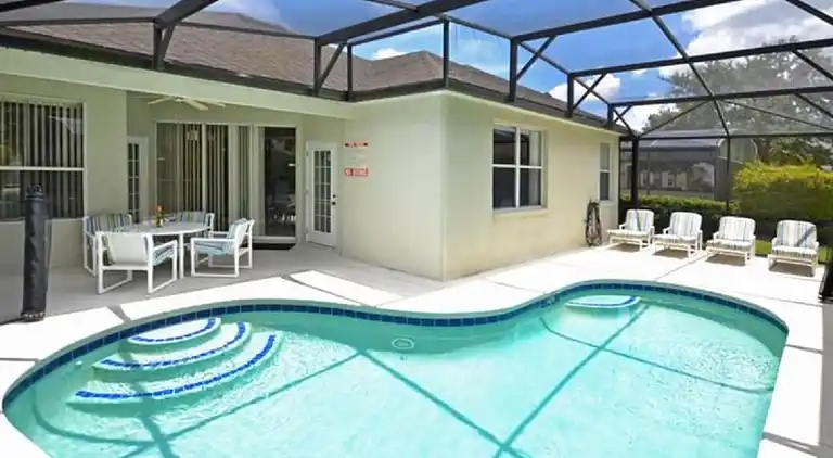 Executive-Haus mit 5 Schlafzimmern und Pool und Spielzimmer