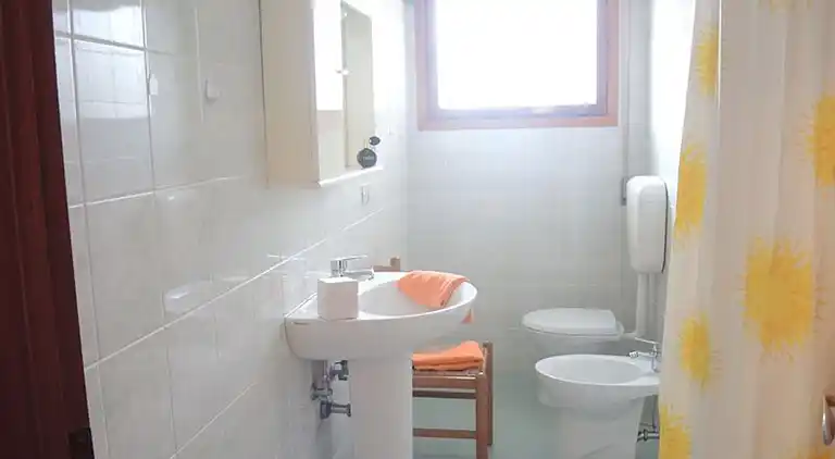 Bright flat close to Bibione promenade