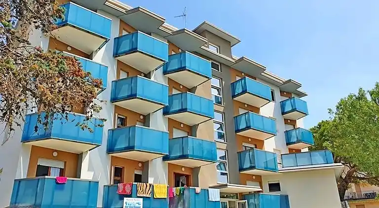 Bright flat close to Bibione promenade