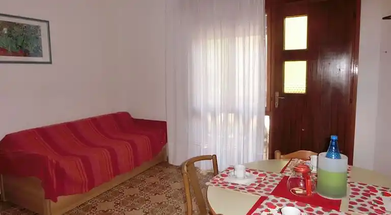 Bright flat close to Bibione promenade