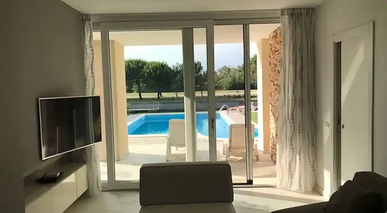 Wunderschöne moderne Villa in Albarella bei Beahost