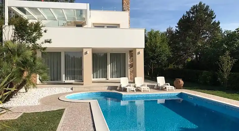 Wunderschöne moderne Villa in Albarella bei Beahost