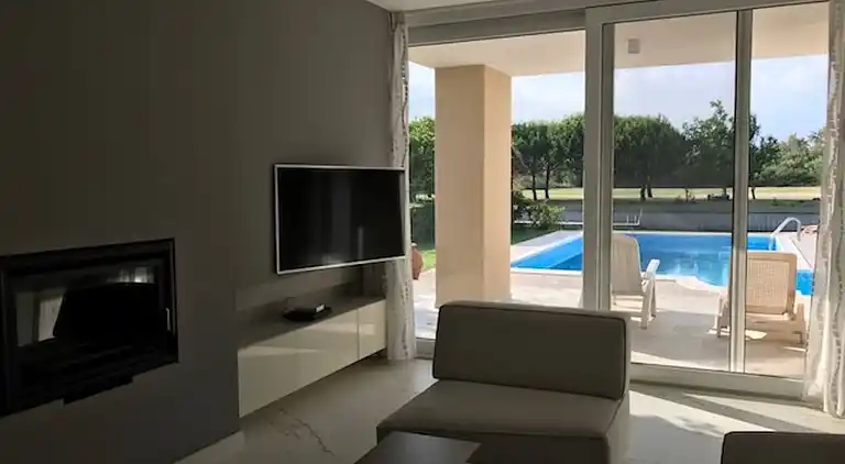 Wunderschöne moderne Villa in Albarella bei Beahost