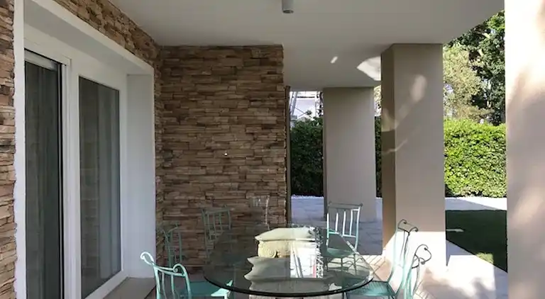 Wunderschöne moderne Villa in Albarella bei Beahost