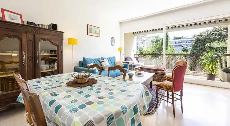 Apartment in Californie Pézou