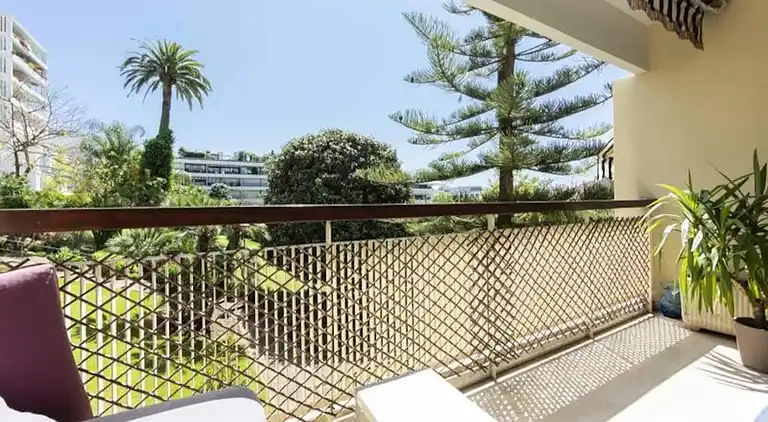 Apartment in Californie Pézou