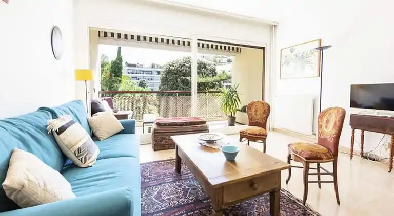 Apartment in Californie Pézou