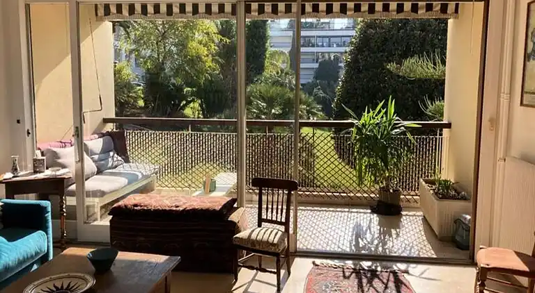 Apartment in Californie Pézou