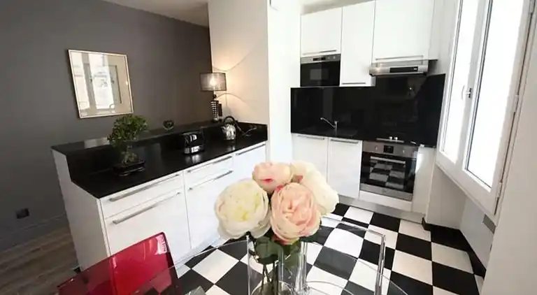 Apartment in Downtown