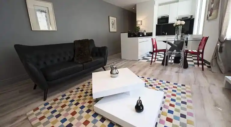 Apartment in Downtown