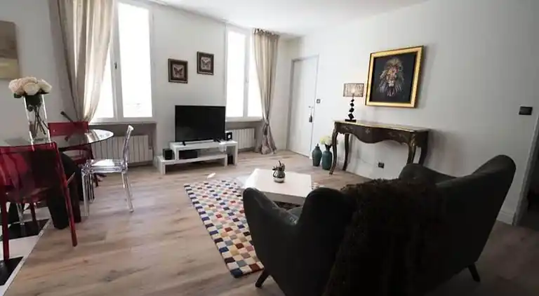 Apartment in Downtown