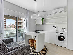 Sanders Old Port - Precious 1-Bdr Apt with Balcony