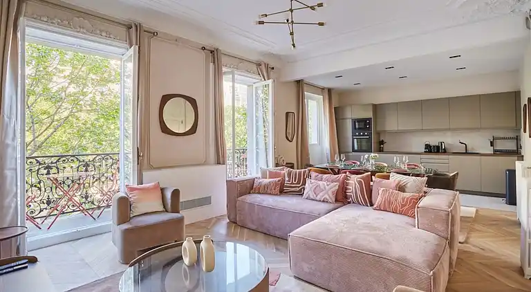 Apartment in Madeleine