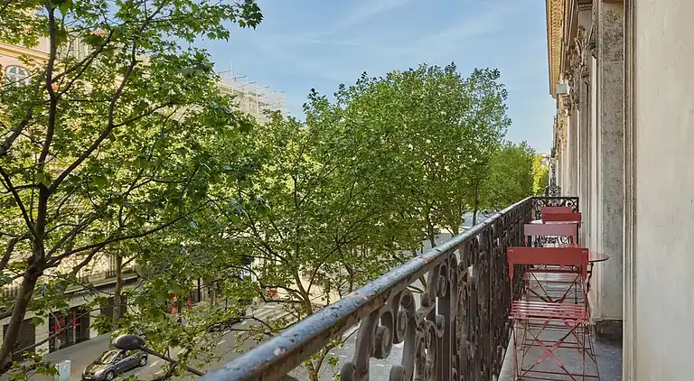 Apartment in Madeleine