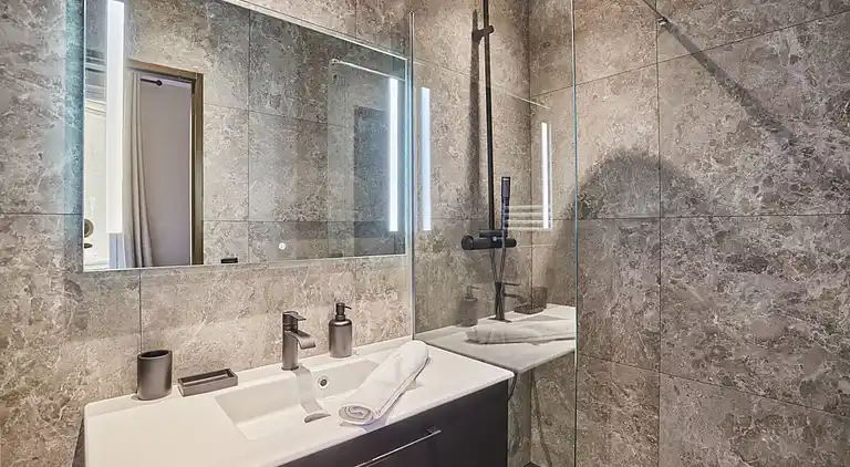 Apartment in Madeleine