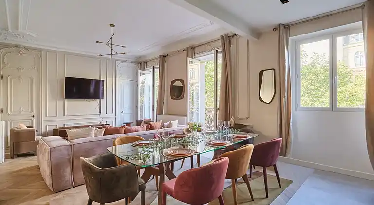 Apartment in Madeleine