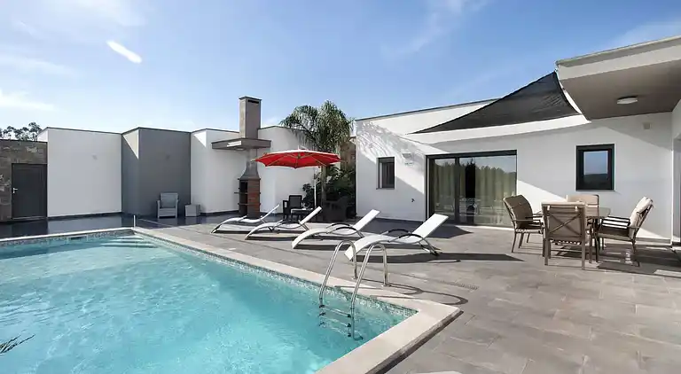 Villa i Salir de Matos