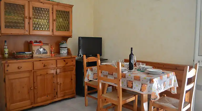 Ferienhaus mit Grill und Parkplatz und ganz in der Nähe des