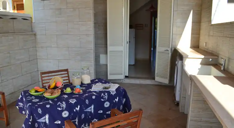 Zweistöckiges Haus in San Foca mit Außenbereichen und