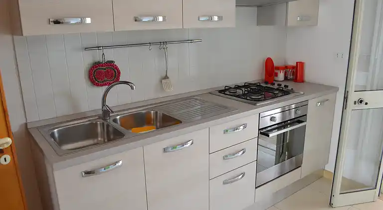 Zweistöckiges Haus in San Foca mit Außenbereichen und