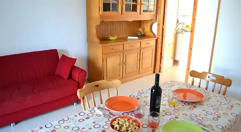 Zweistöckiges Haus in San Foca mit Außenbereichen und