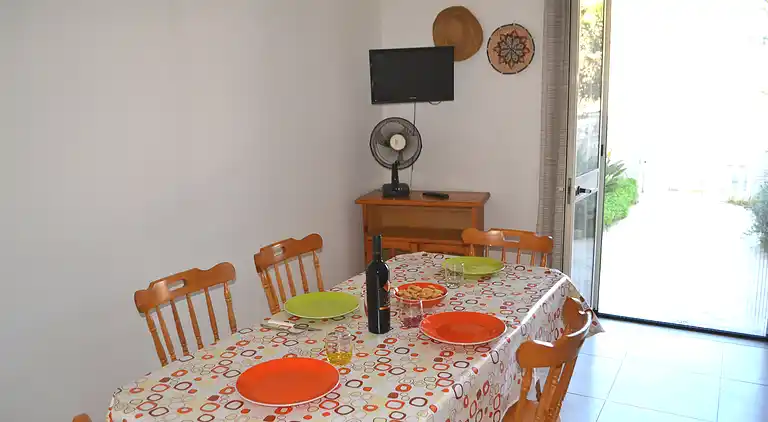 Zweistöckiges Haus in San Foca mit Außenbereichen und