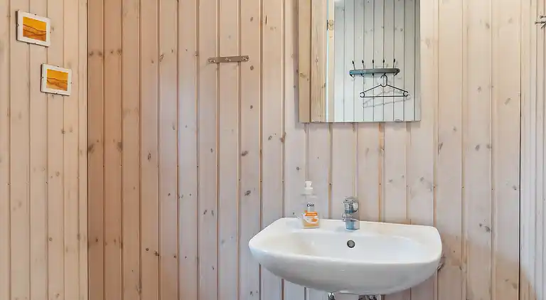 Hyggeligt sommerhus tæt på badestrand
