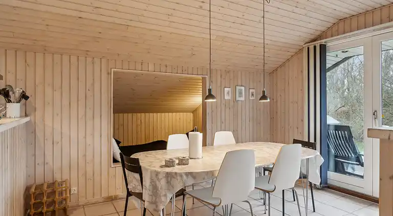 Hyggeligt sommerhus tæt på badestrand