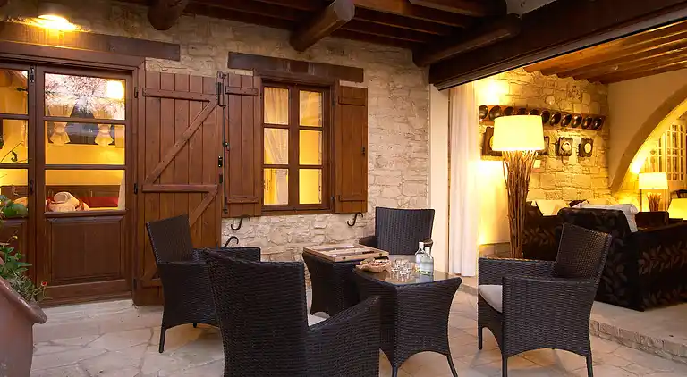 Arsorama Sweet Studio Apt w Shared Patio