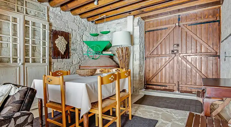 Arsorama Sweet Studio Apt w Shared Patio