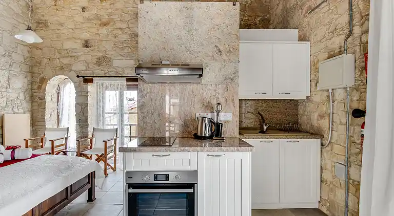 Arsorama Sweet Studio Apt w Shared Patio