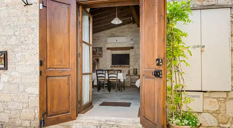 Arsorama Sweet Studio Apt w Shared Patio