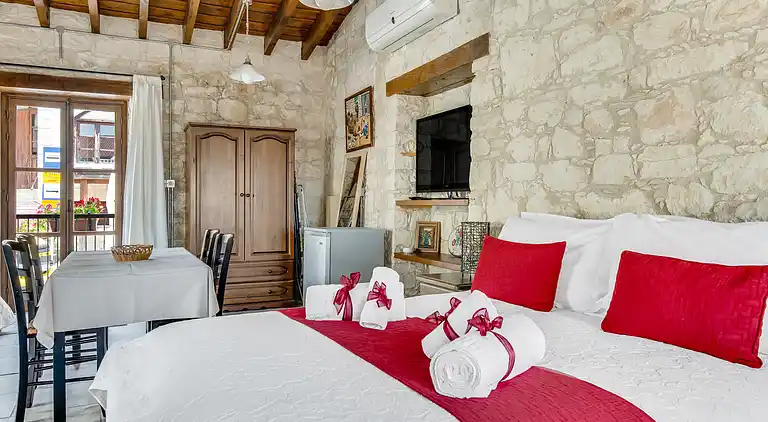 Arsorama Sweet Studio Apt w Shared Patio