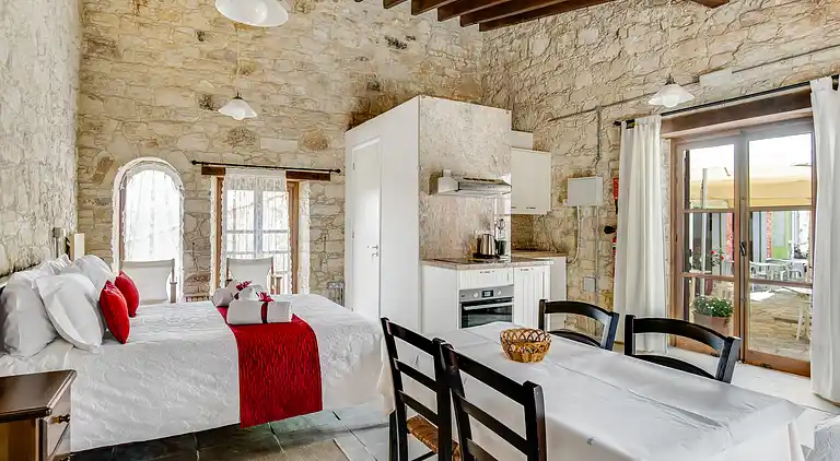 Arsorama Sweet Studio Apt w Shared Patio