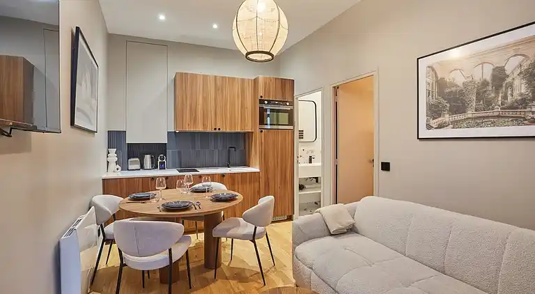 Apartment in Porte-Saint-Martin